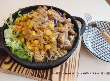 step5: 雞脾去骨切塊, 用咖喱醬醃30分鐘