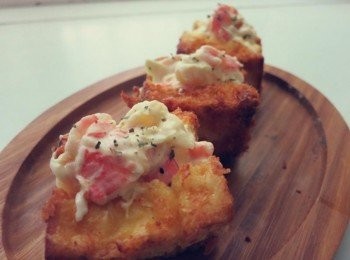 step9: 劃刀缺口夾入拌好的<span class="group_3">餡料</span>