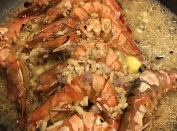 step4: 煮至收汁, 熄火. 加入檸檬汁及蒽. 完成了.