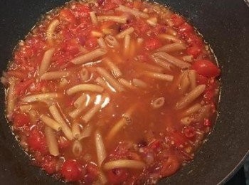 step8: 放入通心粉。