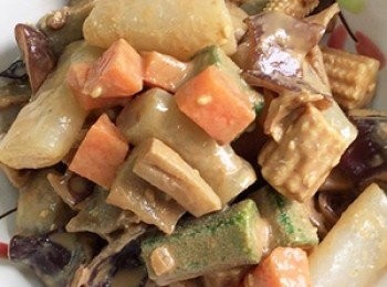 step4: 取一容器將<span class="group_2">拌醬</span>材料混合均勻後，再加入所有<span class="group_1">食材</span>攪拌均勻即可享用。