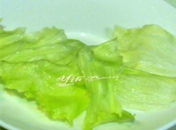 step7: 盤中先放上萵苣