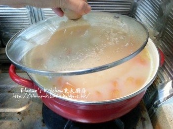 step7: 滾後蓋上蓋用慢火煲1小時 (期間小心滾瀉)