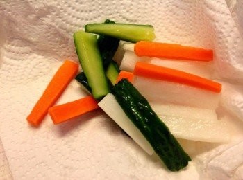 step5: 用開水洗淨乾淨，確保沒有鹽，並用廚房紙抹乾水份備用