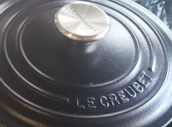 step7: 加入調味料拌勻後，蓋上蓋子再燜煮一會。