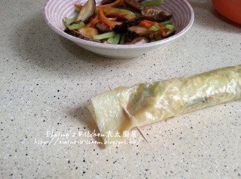 step8: 卷好後用牙纖在兩邊封口