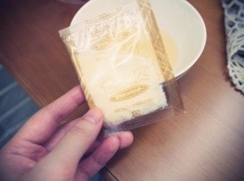 step2: 日本的吉利丁粉~1小包5g... 剛好用2小包...滿方便的!!!