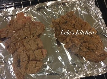 step4: 接著送入烤箱以200度烤15分鐘~
烤的時間可以來製作醬汁囉