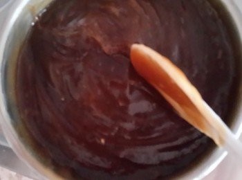 step2: 拌勻再開火加熱 ~加熱過程中要不斷攪拌喔~慢慢的由水狀變稠