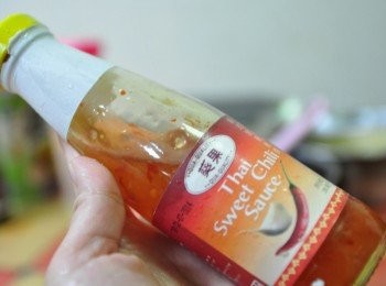 step5: 最後加入泰式甜辣醬一起均勻攪拌入味即可