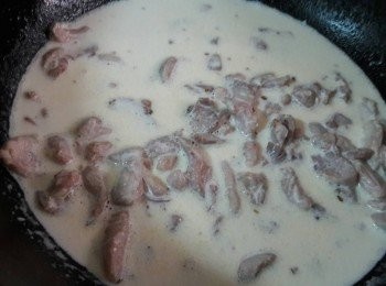 step5: 加入鮮奶油煮滾