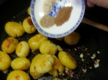 step8: 落所有調味料炒勻