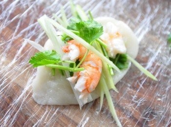 step4: 放入所有配料及白蝦