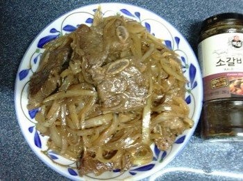 step9: 關蓋中細火煮3分鐘，即成