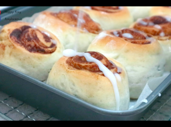 step11: 混合<span class="group_3">糖霜</span>和水，淋上肉桂卷上，完成！