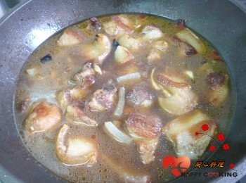 step3: 與五花肉炒勻加水<span class="group_3">調味</span>