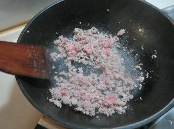 step1: 起鍋炒香肉末