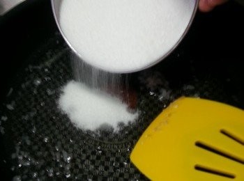 step5: 再加入120g白砂糖