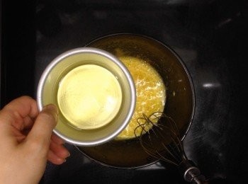 step7: 加入油完全拌勻