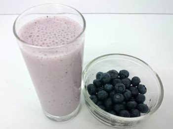 step4: 再以中速多撹拌約30秒後倒入即可飲用