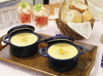 step6: 熱呼呼~~地瓜濃湯 :) 黃澄澄的模樣好想趕快喝一口!!!!