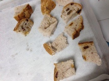 step2: 放上已鋪好牛油紙的焗盤上