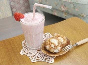 step4: 好香濃的草莓牛奶^^" 看起來真是粉紅!!!!