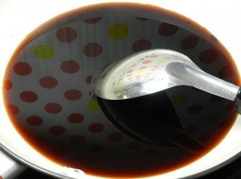 step3: 將醬料的<span class="group_1">食材</span>全部混勻後入鍋