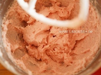 step4: 接下來持續攪拌至魚漿有黏性且均勻無粉塊。