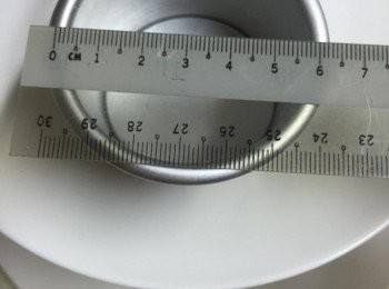 step1: 將餅碎 + 牛油溶液攪勻後，鋪在活底Cupcake模內，壓實，放雪櫃備用