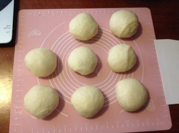 step5: 分割60gx8份, 滾圓, 靜止15分鐘