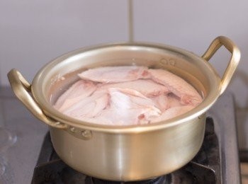 step1: <a href="https://bit.ly/3zHU5V3" target="_blank" data-keyword="雞中翼" class="guide-link"><strong>雞中翼</strong></a> <span style="display:inline-block;vertical-align:middle;margin-top:-3px;color:initial;border-radius:3px;padding:2px 3px;font-size:12px;line-height:14px;background:#87d300;color:#fff;">即買</span> 