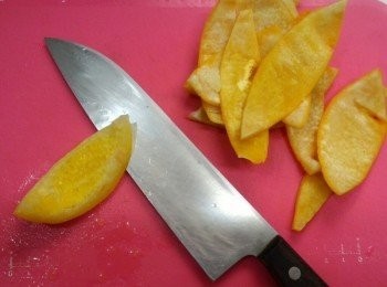 step4: 完成之後把白色的部份去除(如果皮很薄的話這個動作就可以省略)