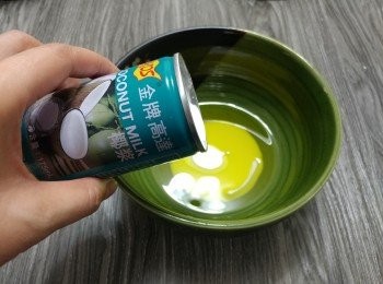 step11: 椰漿/煉奶和油拌勻;