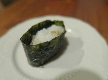 step5: 將海苔包覆飯糰