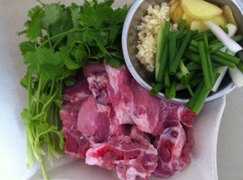 step1: 預備<span class="group_1">食材</span>。