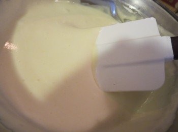 step7: 拌好的面糊浓稠细腻