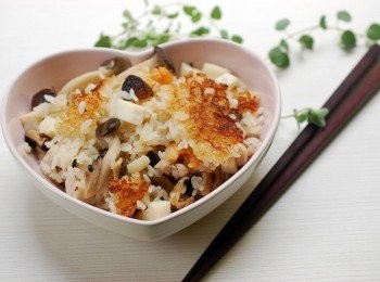 step8: 有鍋巴的炒飯就是特別的香^_^