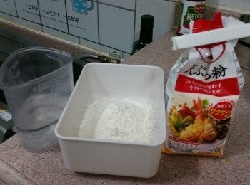 step2: 準備炸漿 (每款炸粉用法不一，份量請參考個別包裝)
