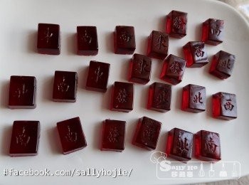 step7: 如用朱古力模做，脫模時要小心。