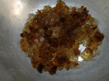 step3: 木瓜削皮，去核，然後切粒。