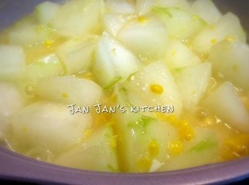 step3: 下生粉水埋好芡汁，才放入冬瓜快手兜勻。