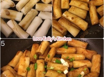 step2: 熱油鑊放薑，放入蝦仁爆香至五成熟，加入生抽、老抽和糖，炒至全熟先盛起；
用回此鑊，放入腸粉和醬油兜均，最後灑上蔥花便完成可以上碟