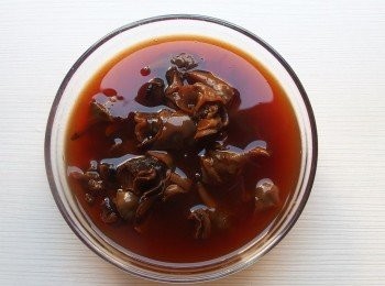 step6: 螺肉罐頭是這道湯的美味關鍵之一,建議購買高品質無腥味的罐頭。