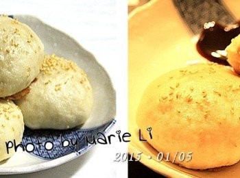 step8: 這道其實是半個月前的某個晚上完成的
為了等待八個小時熟成的《老麵》
硬是拖到夜半11點才完成
當晚先煎了四顆來試吃
我跟老爺一人兩顆馬上呼嚕嚕的吞下肚了

加了《老麵》的麵皮真得很有彈性
搭上內餡菜與粉絲多過絞肉的清爽
這個煎包真得好香好好吃~