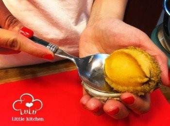 step5: 將鮑魚去殼