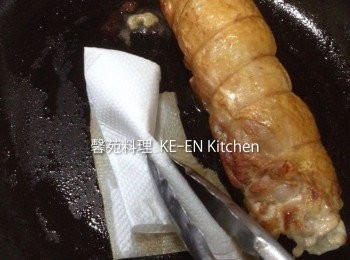 step4: 用廚巾把多餘的油取出