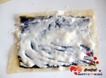 step3: 各抹上一層麵糊後捲起,(共四層)