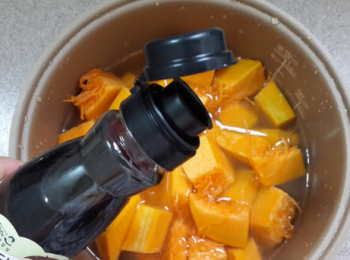 step5: 適量的醬油。