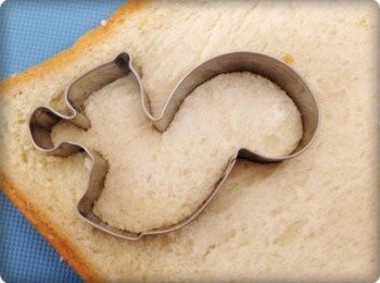 step3: 然後壓在土司上~~~